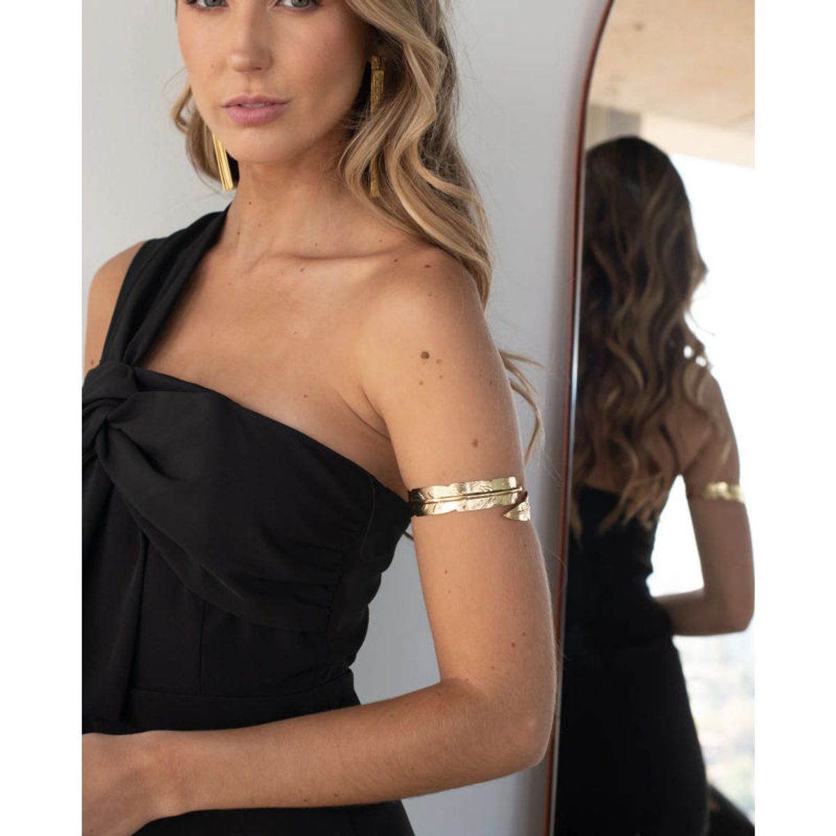 MI PLACARD - Brazalete Brazo Pluma Dorado