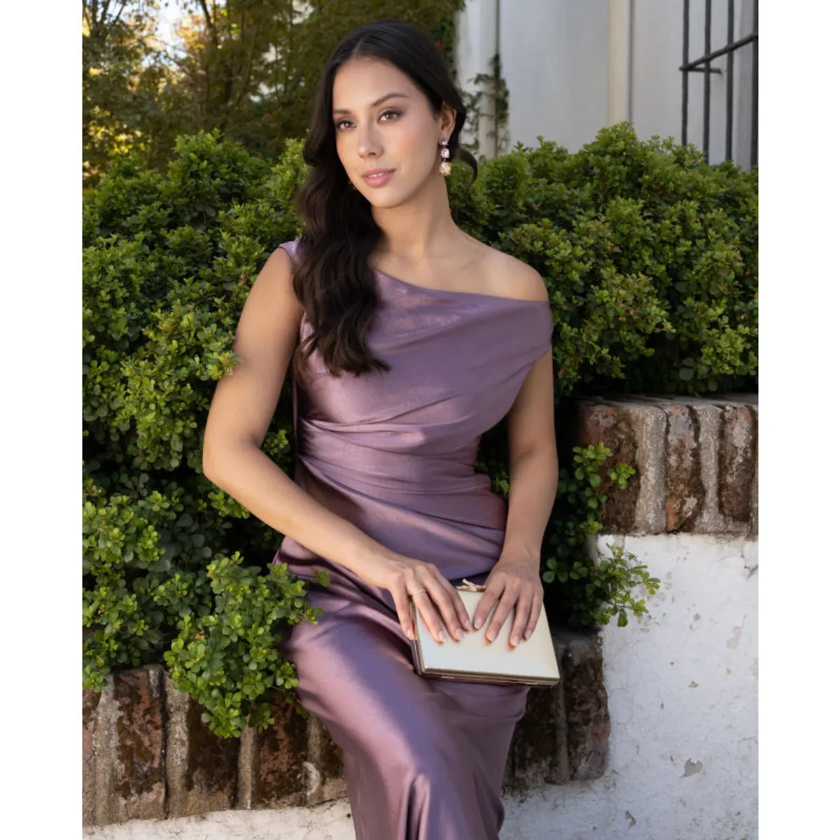 MI PLACARD - Cartera Clutch Loreto Rectangular Liso Con Broche Tronco Dorado