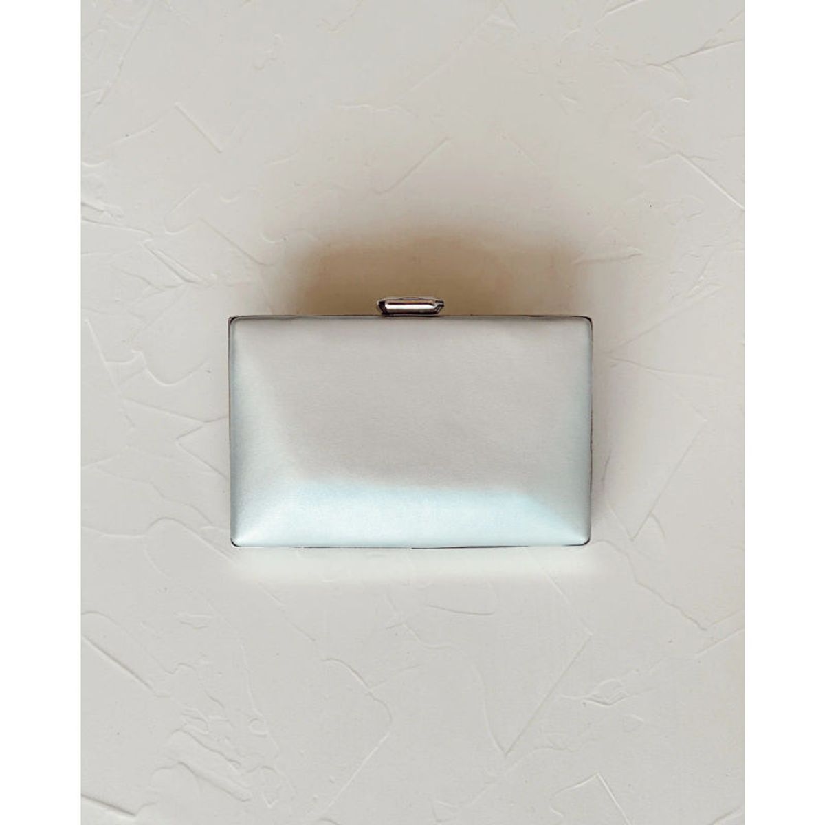 MI PLACARD - Cartera Clutch Lorena Rectangular con Broche Plano Plateado