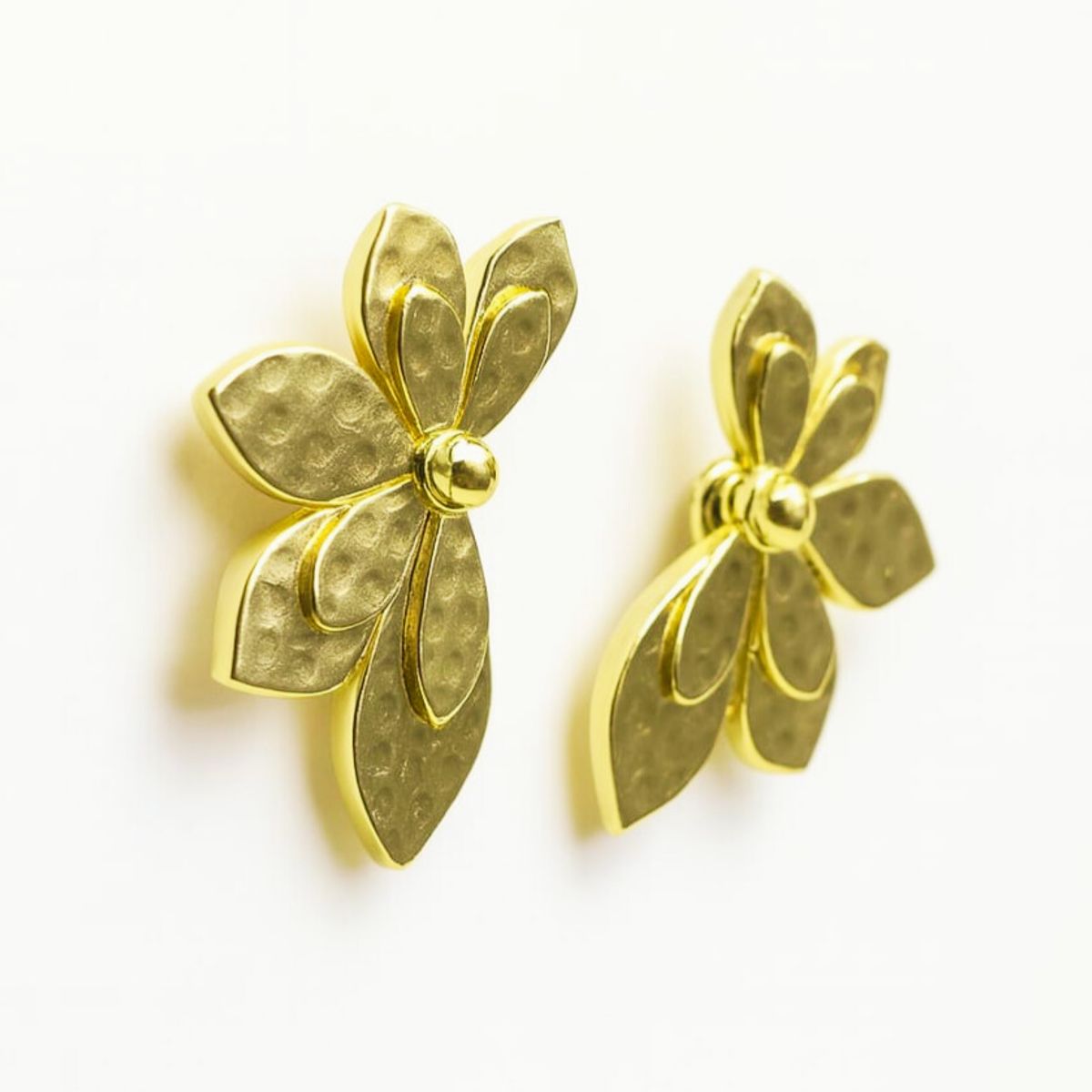 JOYAS LANDEROS - Aro Media Flor Enchapado en oro de 18k