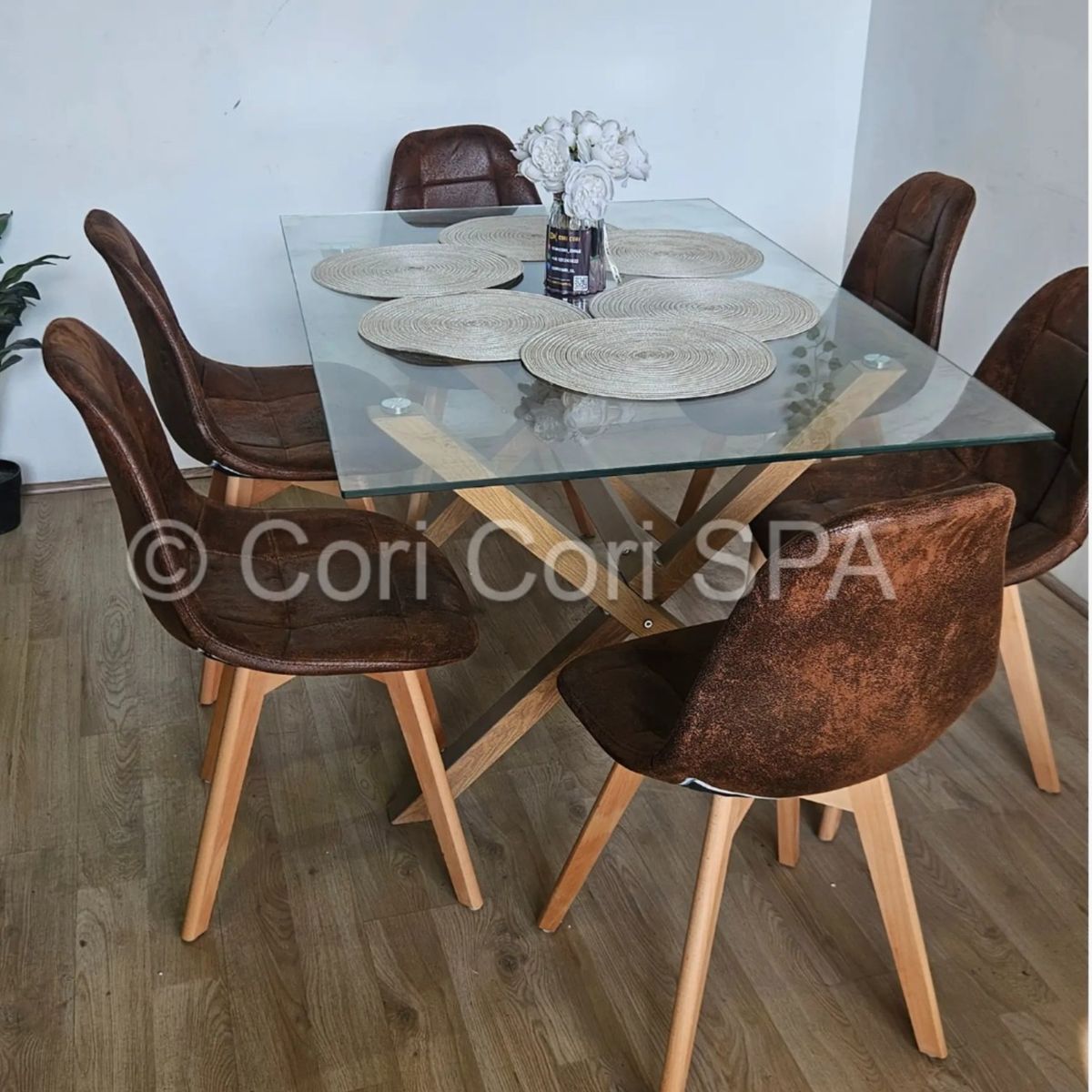 CORI CORI - Comedor Mesa Medlock 140x90cm + 6 Sillas Capitonne Ecocuero Vintage