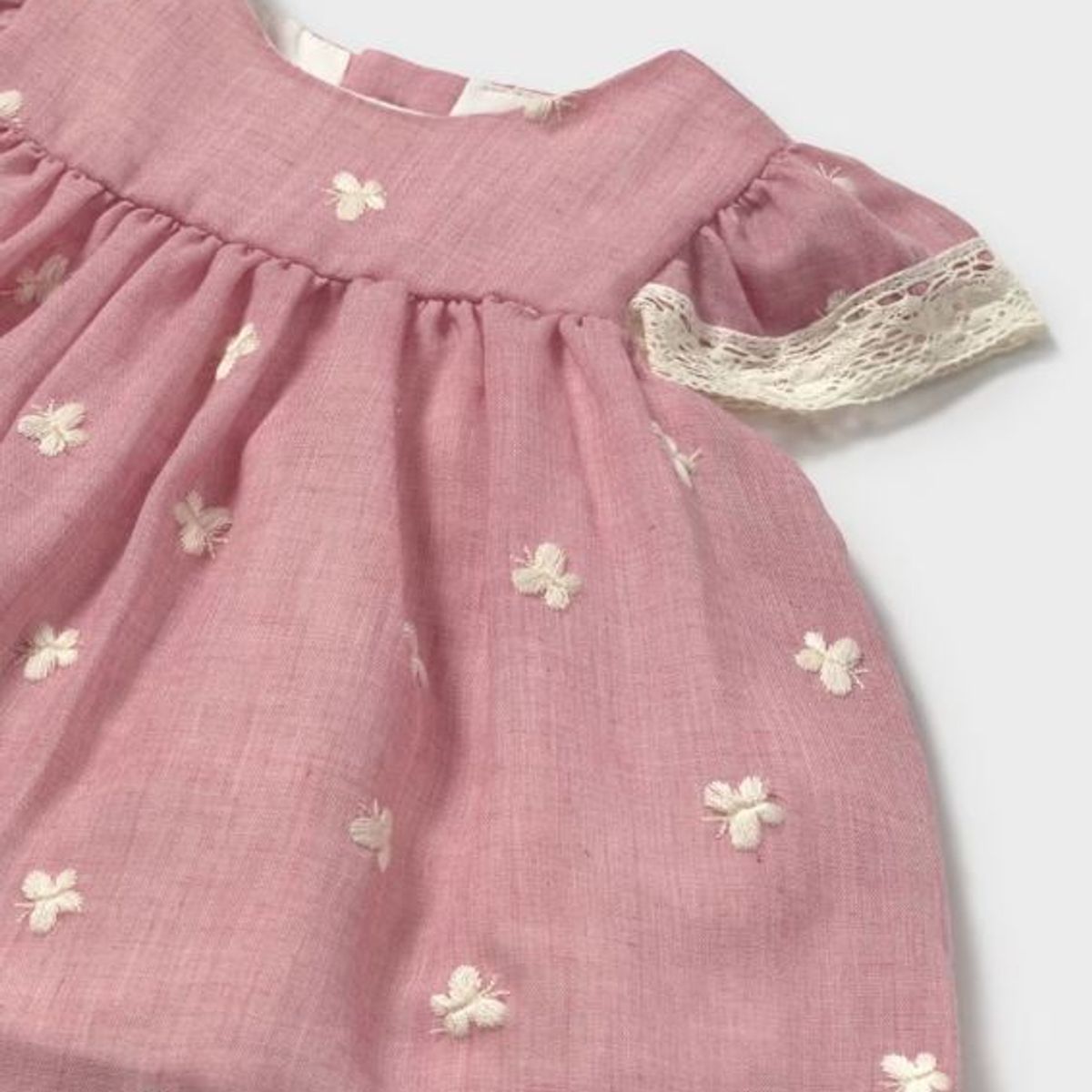 MAYORAL - Conjunto Vestido bordado + cubrepañal para beba