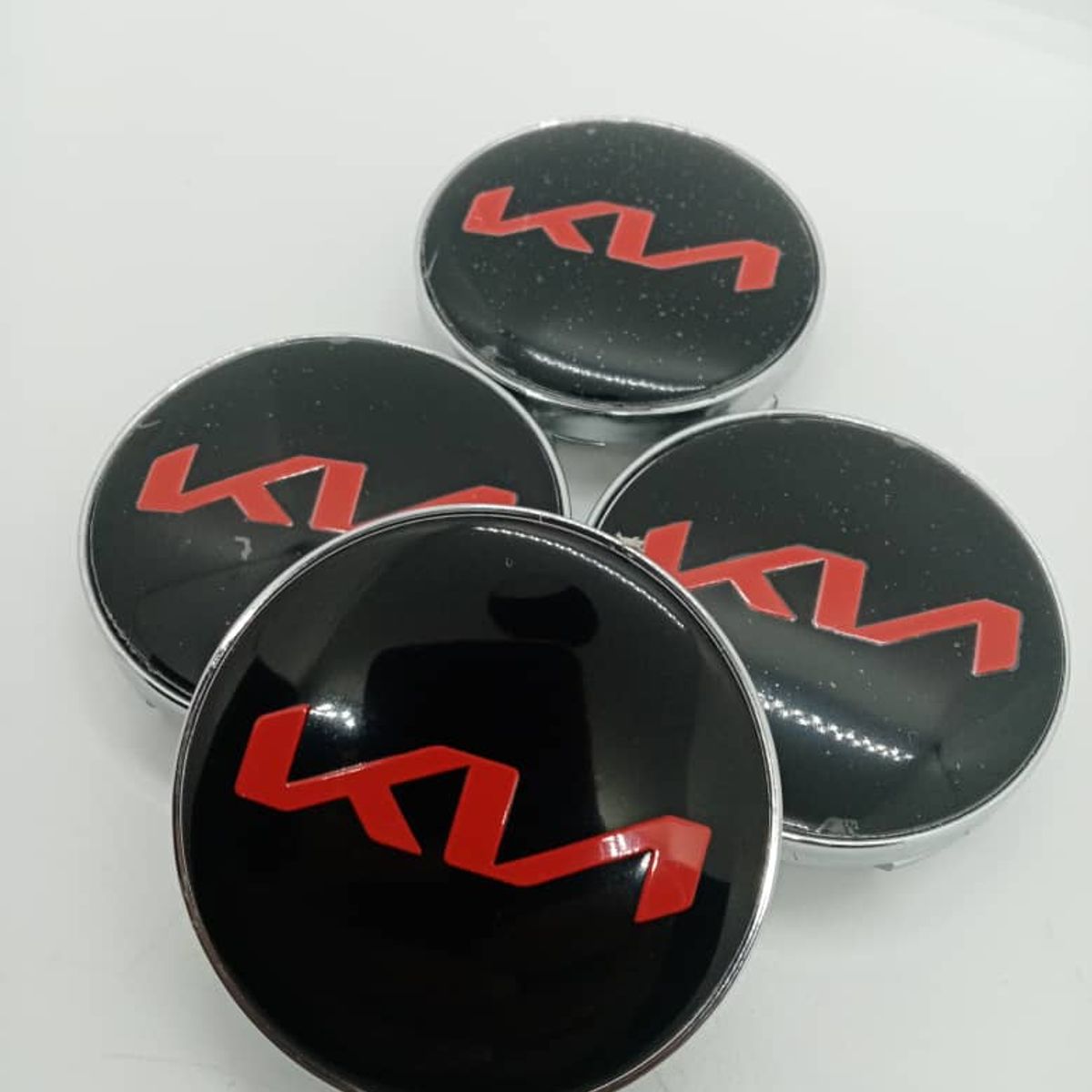 GENERICO - X4 Tapas centro de llantas de auto tunning KIA LOGO NUEVO NEGRO CON ROJO 60MM