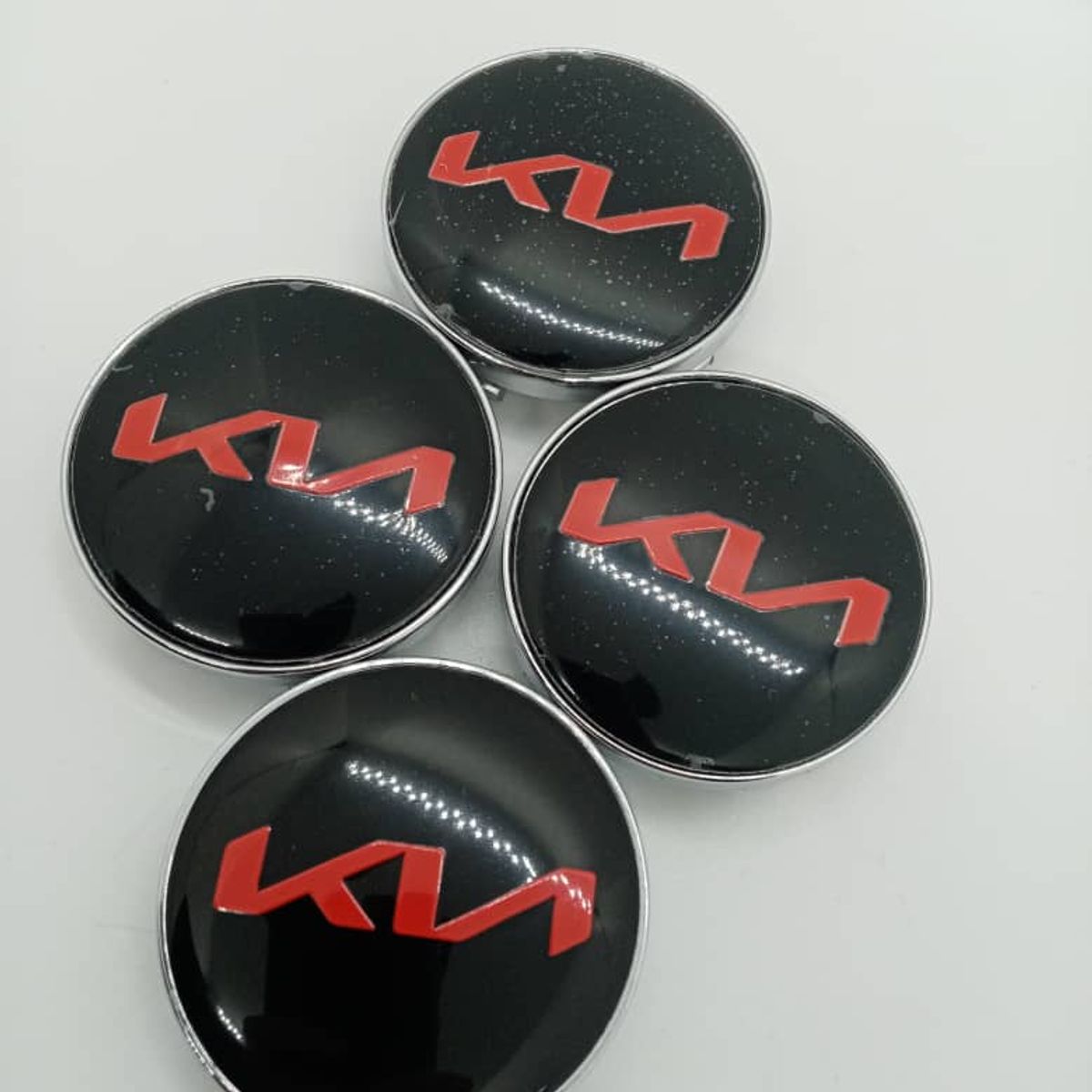 GENERICO - X4 Tapas centro de llantas de auto tunning KIA LOGO NUEVO NEGRO CON ROJO 60MM