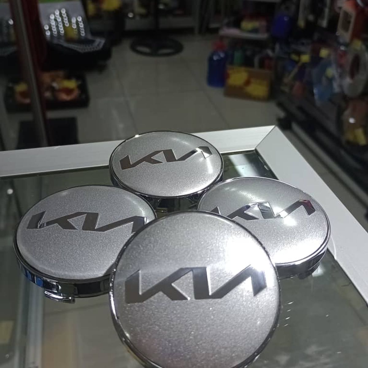 GENERICO - X4 Tapas centro de llantas de auto tunning KIA LOGO NUEVO TODA PLATA OVALO 60MM