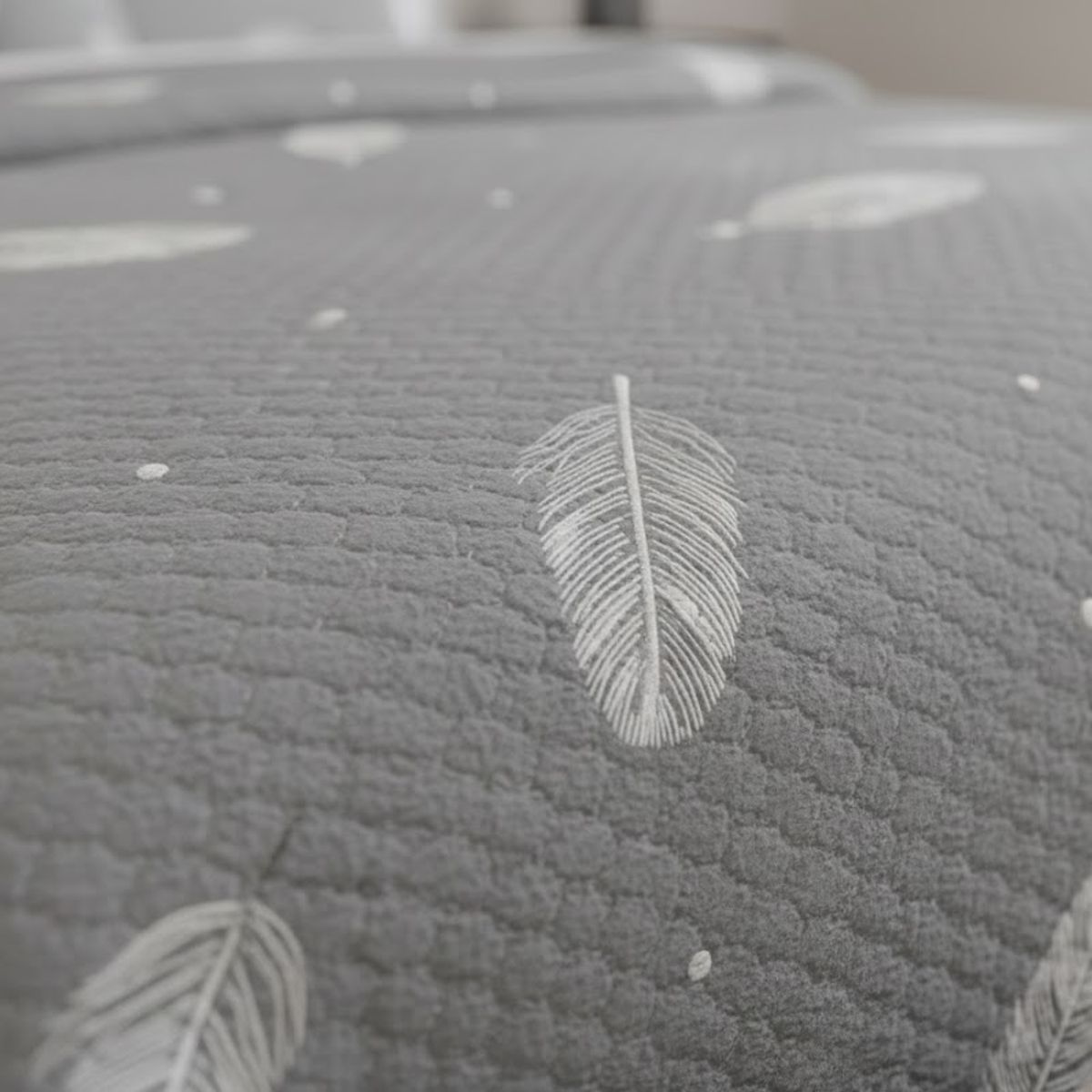 GENERICO - CUBRECAMA QUILT DE VERANO DELGADO DISEÑO GRIS HOJAS 1.5 PLAZA 100% ALGODON