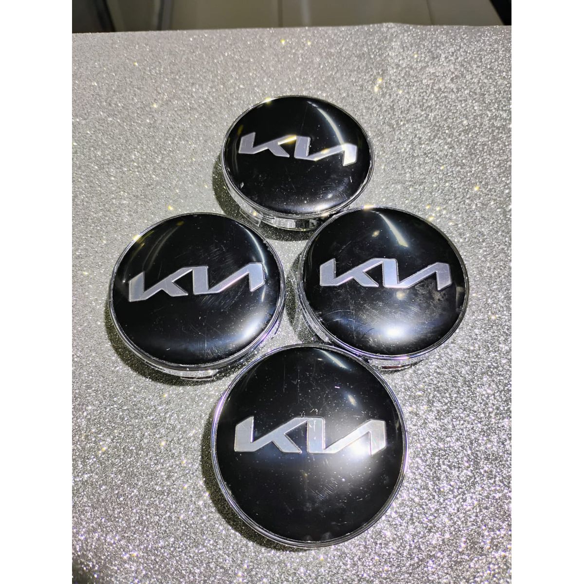 GENERICO - X4 Tapas centro de llantas de auto tunning KIA LOGO NUEVO NEGRO CON PLATA 56MM
