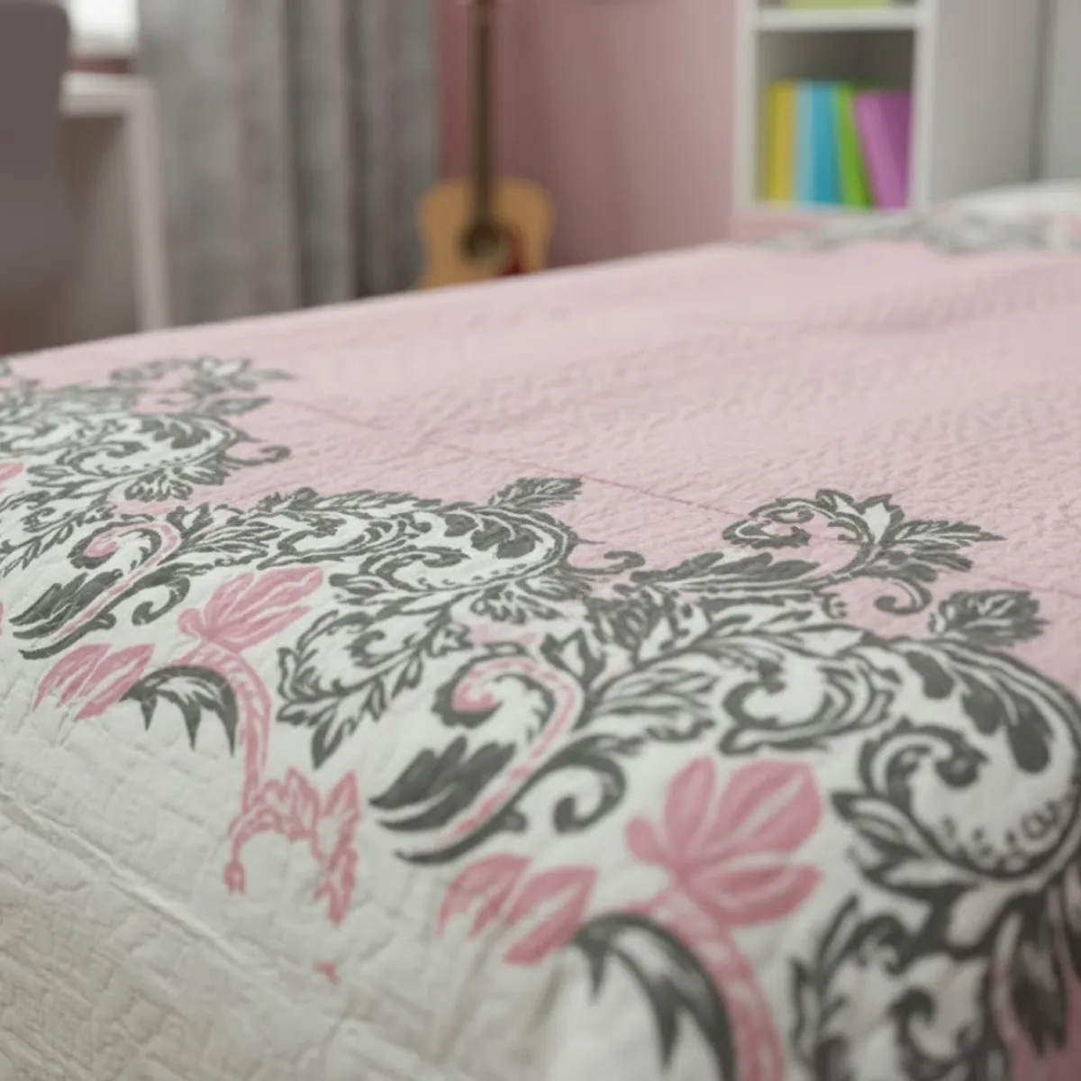 GENERICO - CUBRECAMA QUILT DE VERANO DELGADO DISEÑO CLASICO ROSA 1.5 PLAZA 100% ALGODON