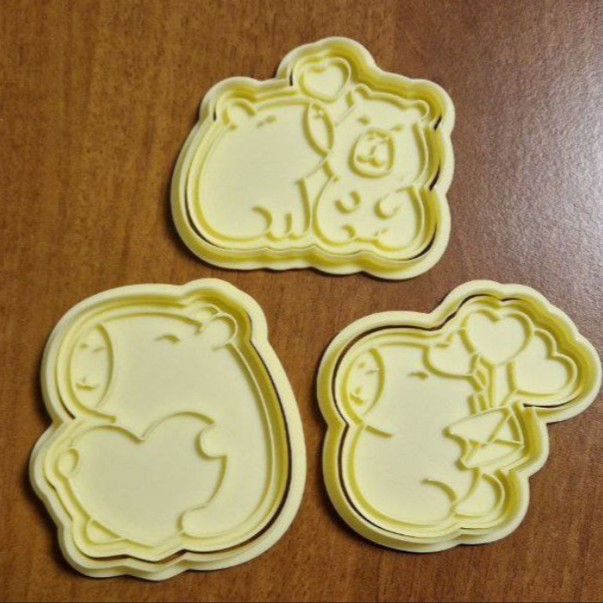 GENERICO - Cortador de Galletas -  Capibara Enamorado (Pack 3)