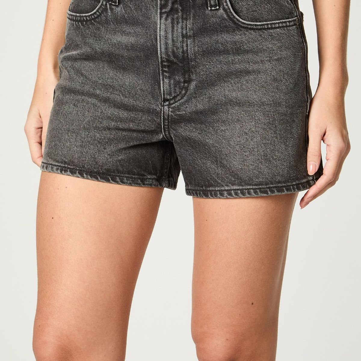 LEE - Short Tiro Alto Carol Refined Black