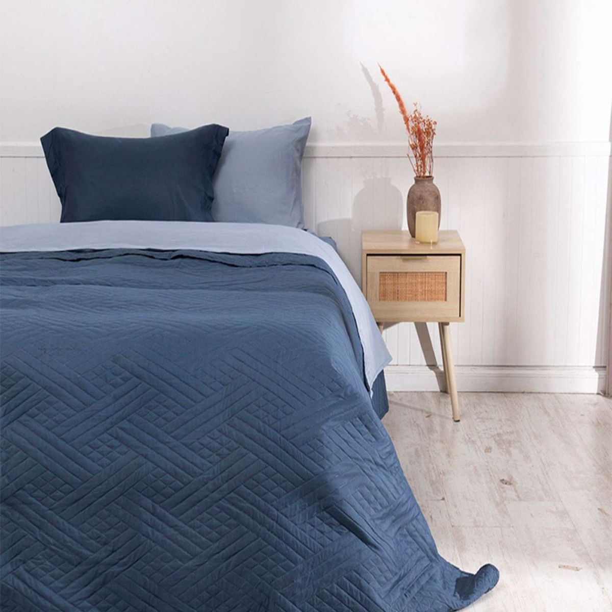 MASHINI - Cubrecama Colcha Quilt  mas Juego de Sábana Liso king Mashini