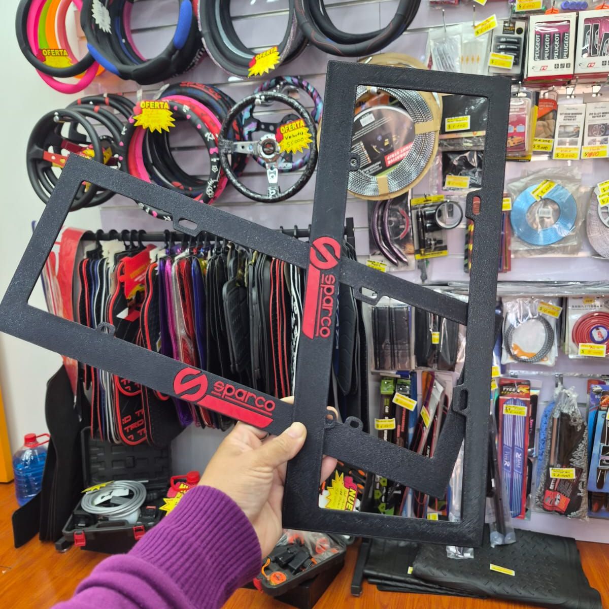 GENERICO - X2 UNIDADES DE PORTA PLACA DE PLASTICO MARCO PARA PLACA NEGRO SPARCO LETRA ROJA