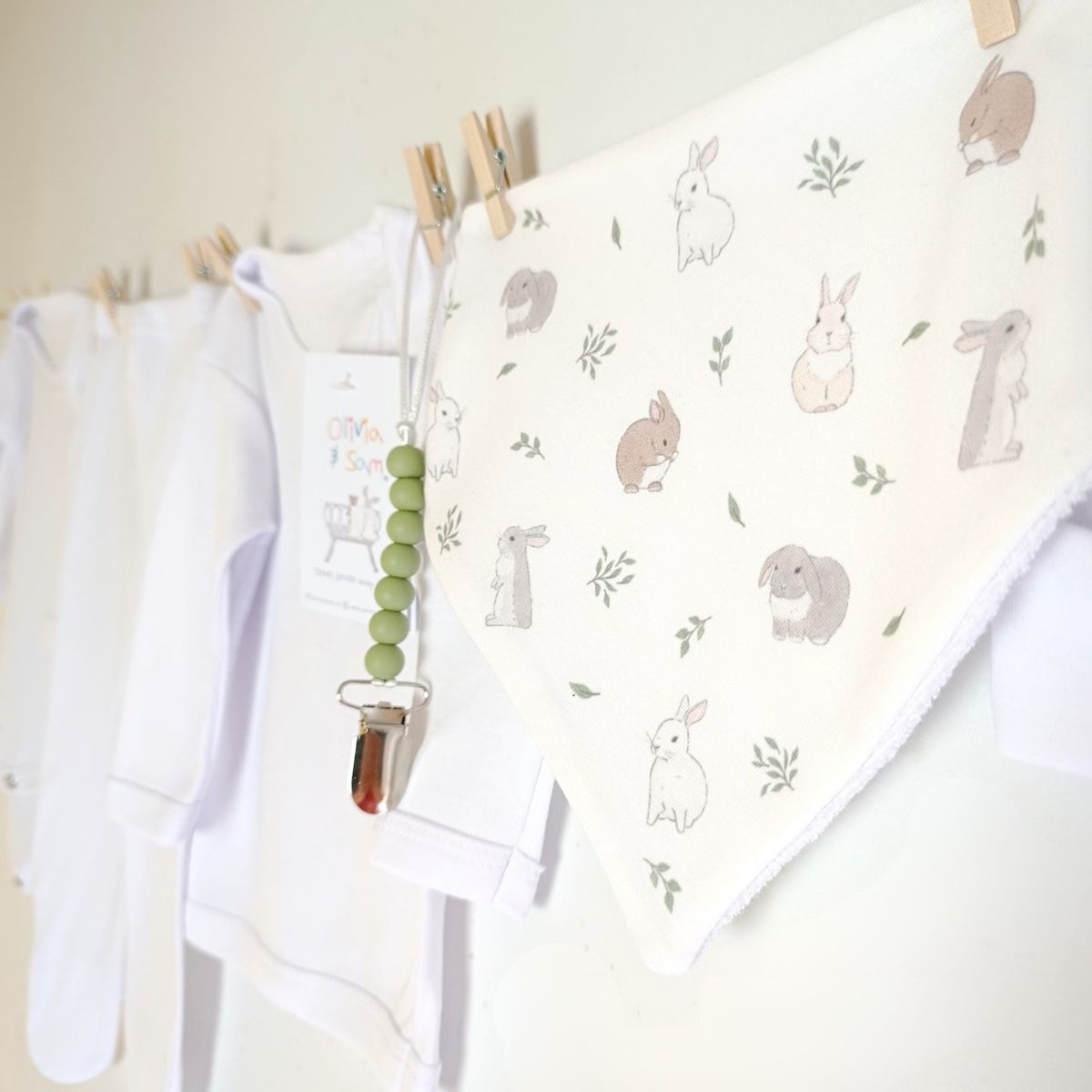 OLIVIA Y SAM - CAJA REGALO BABY SHOWER PETIT LAPIN