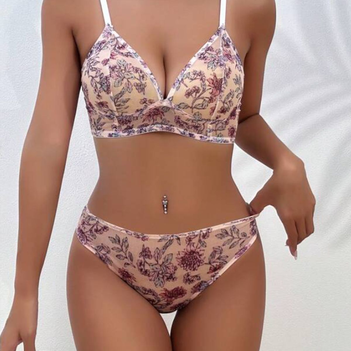 KIRAMA CLOTHING STORE - Conjunto Floral Rosado Sandía  Estilo Romántico y Ligero