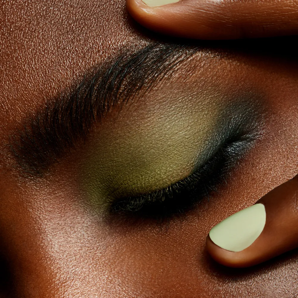 Mac Powder Kiss Soft Matte Eye Shadow Per-suede Me, foto 6