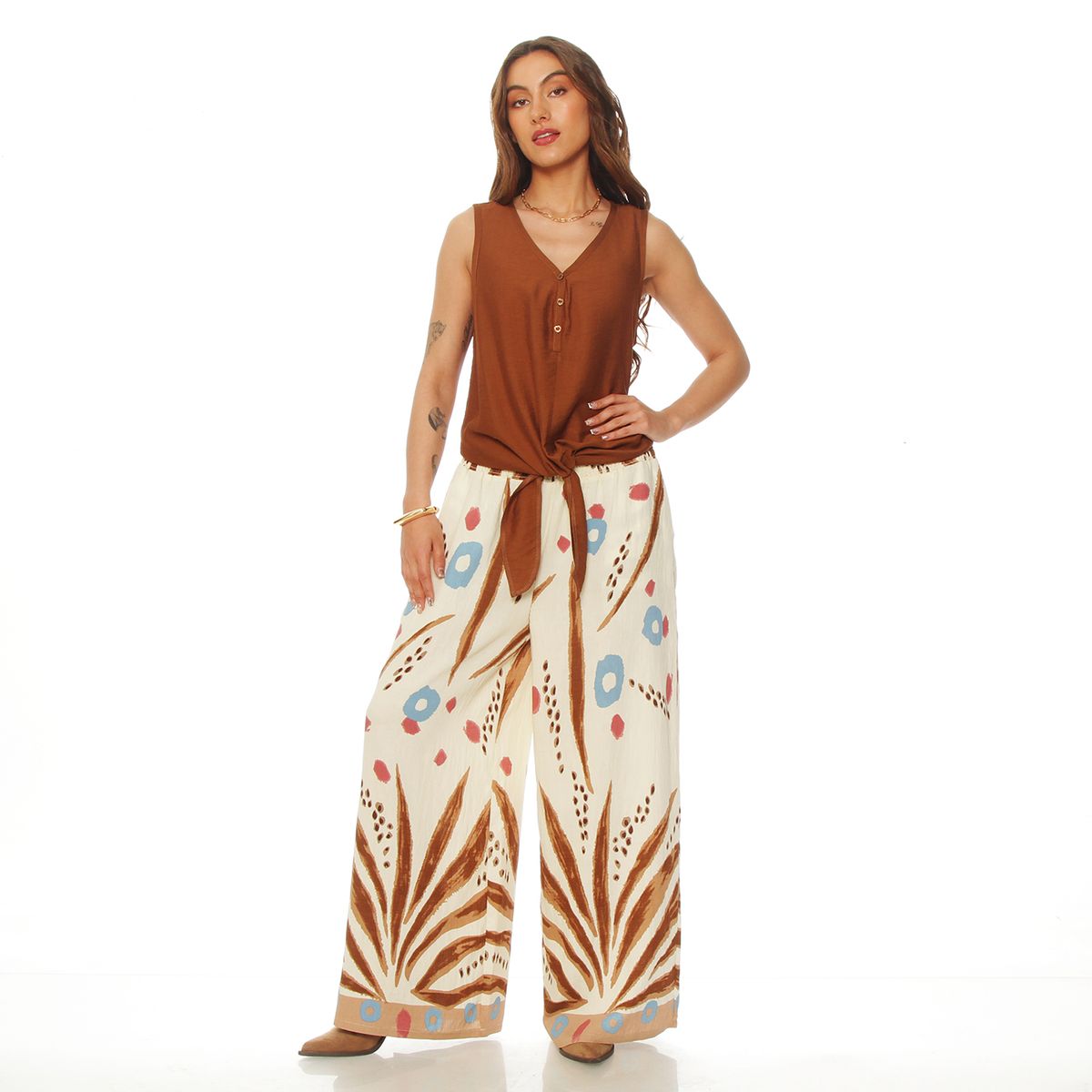 WADOS - BLUSA SIN MANGA ABOTONADA EN DELANTERO ESCOTE V Y NUDO EN RUEDO