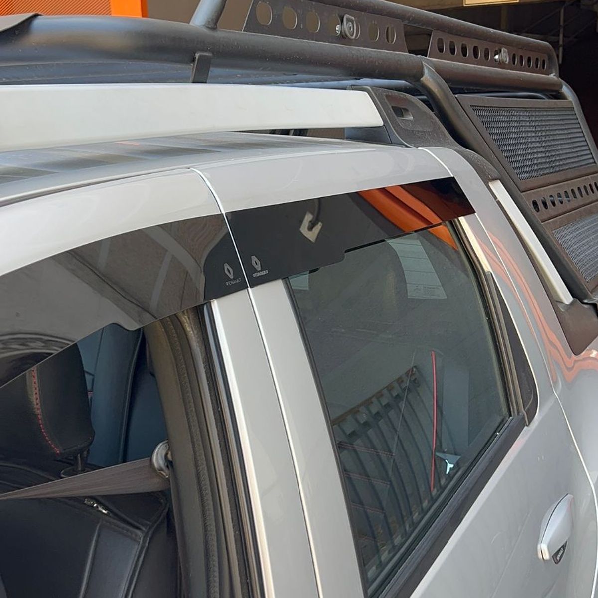 GENERICO - Bota Aguas de Acrílico 2mm plano Negro Brillante a Medida para Suv Renault Oroch 2020