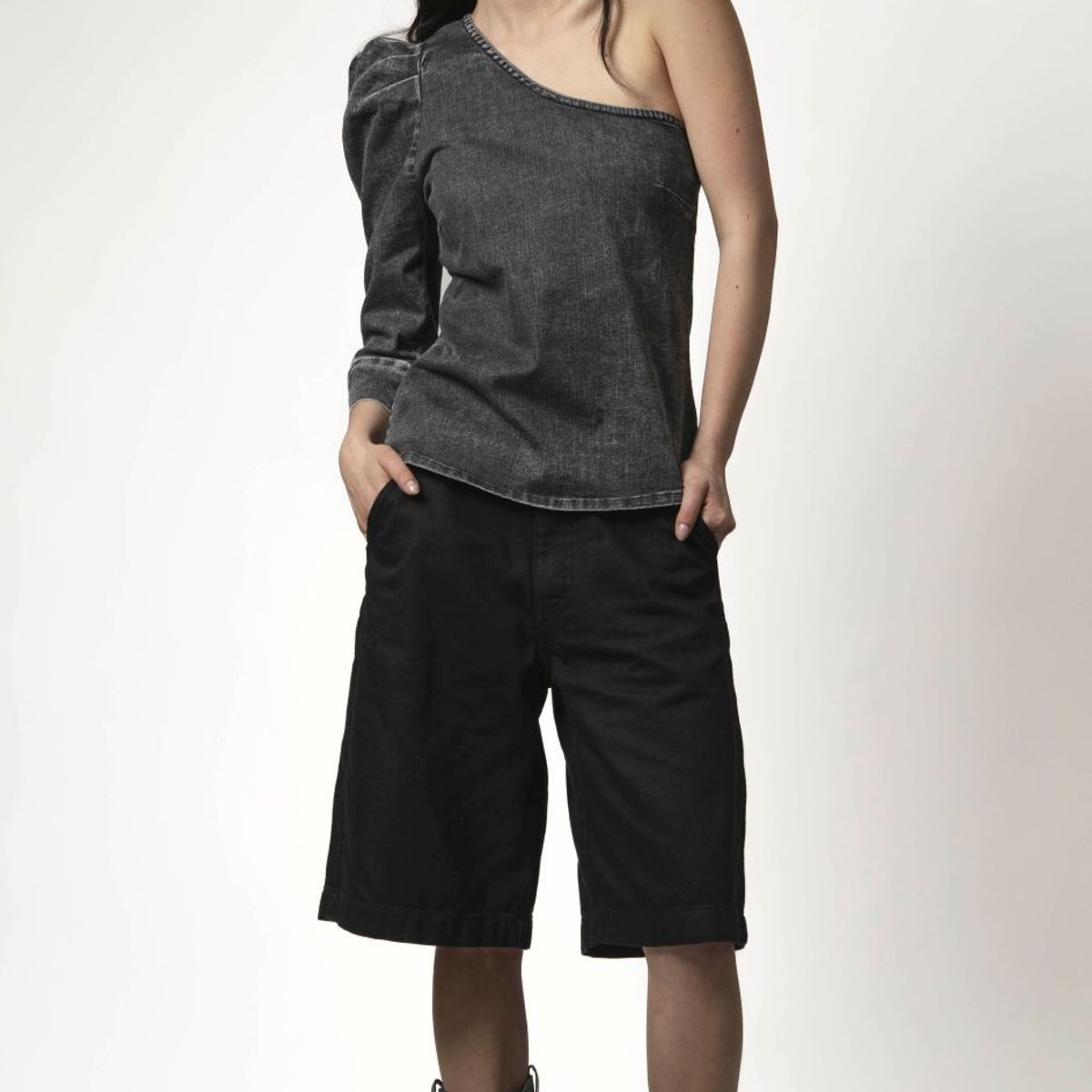 MOMCHIC - BERMUDA PALAZO NEGRO