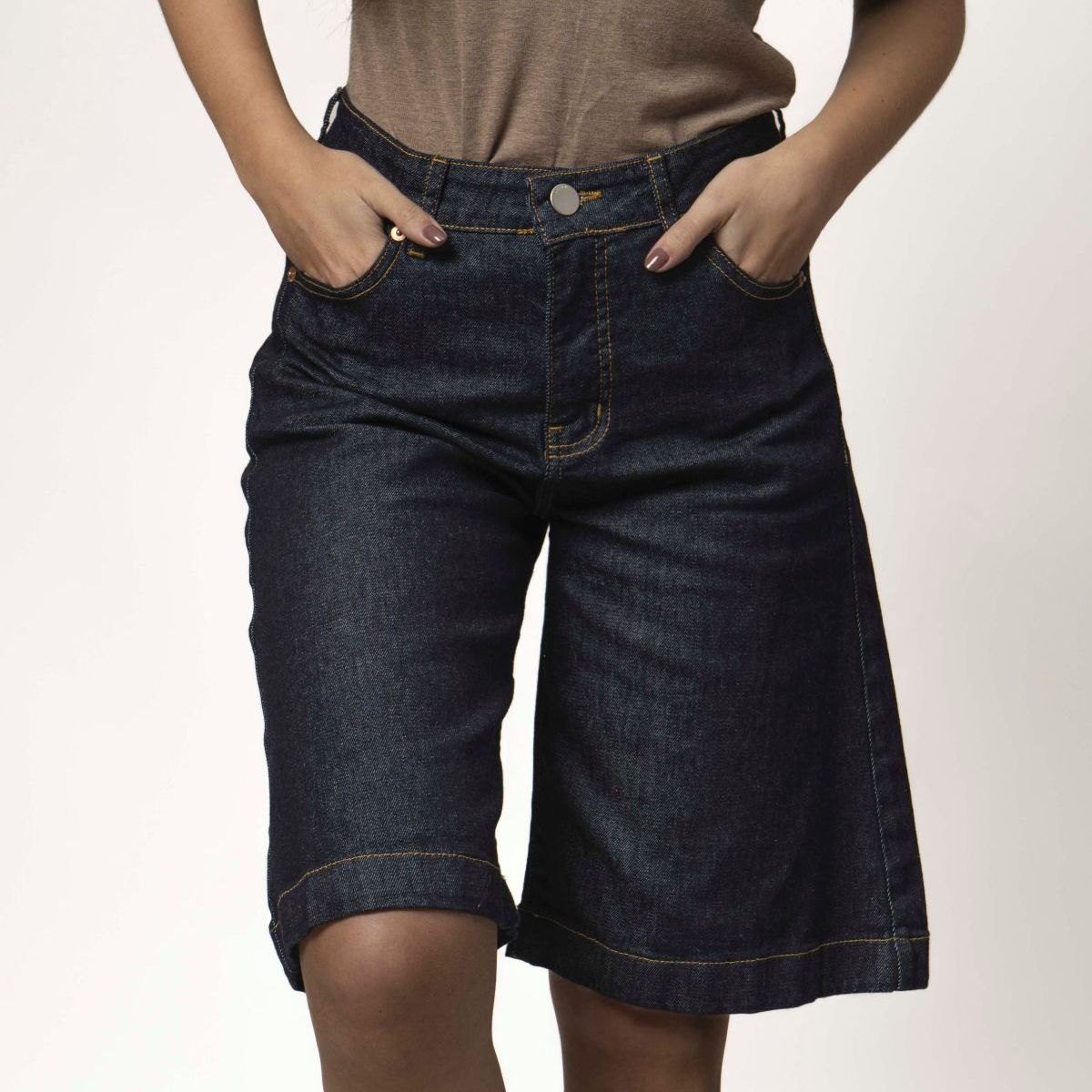 MOMCHIC - BERMUDA PALAZO MEDIO RAW