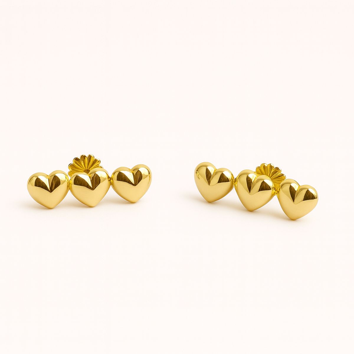 JIREH JOYAS - Aros Triple Corazón Oro 18K Atornillados 1.50gr Mujer  Hipoalergénicos