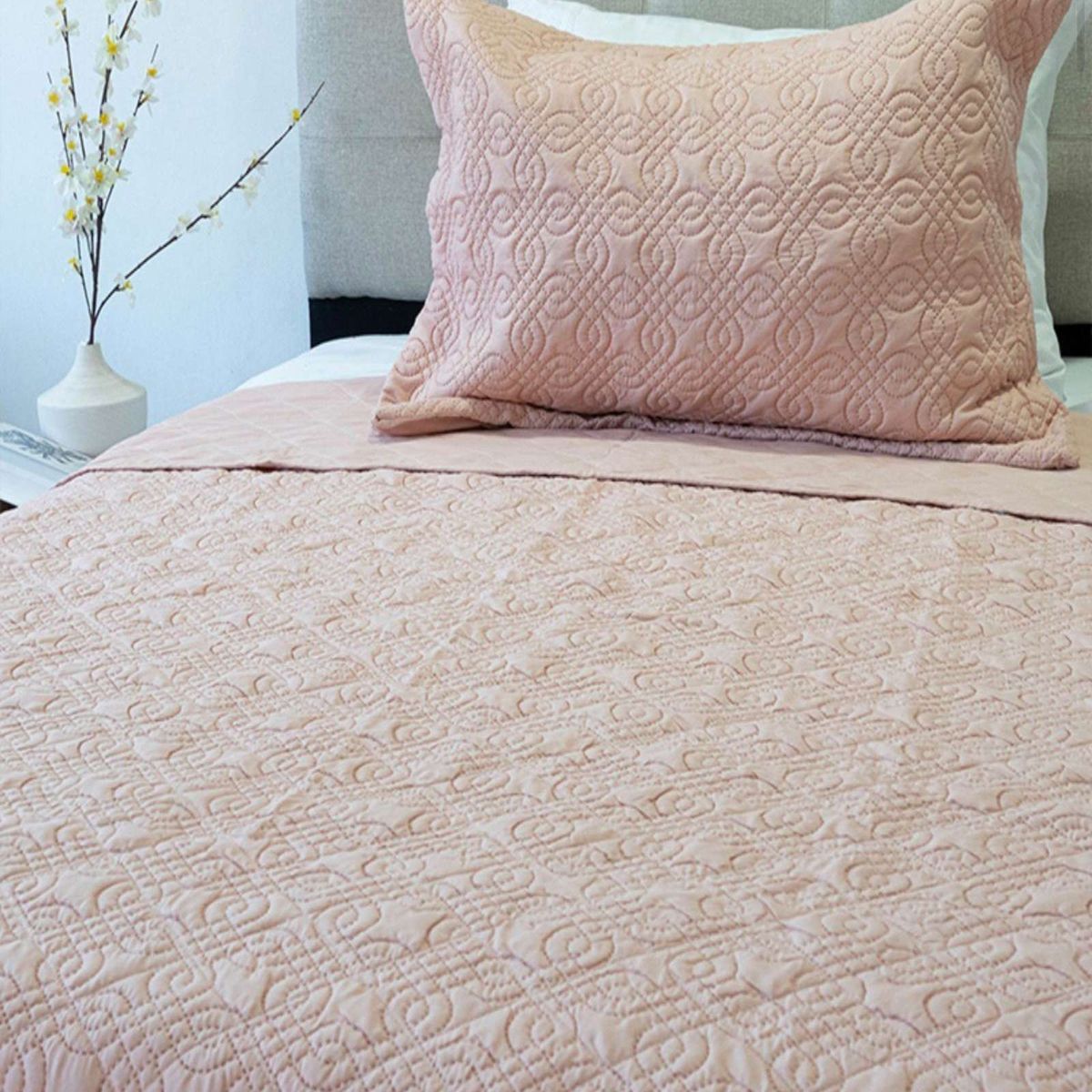 DORAL - Quilt MAS 1 ALMOHADA DE REGALO plaza y media Doral