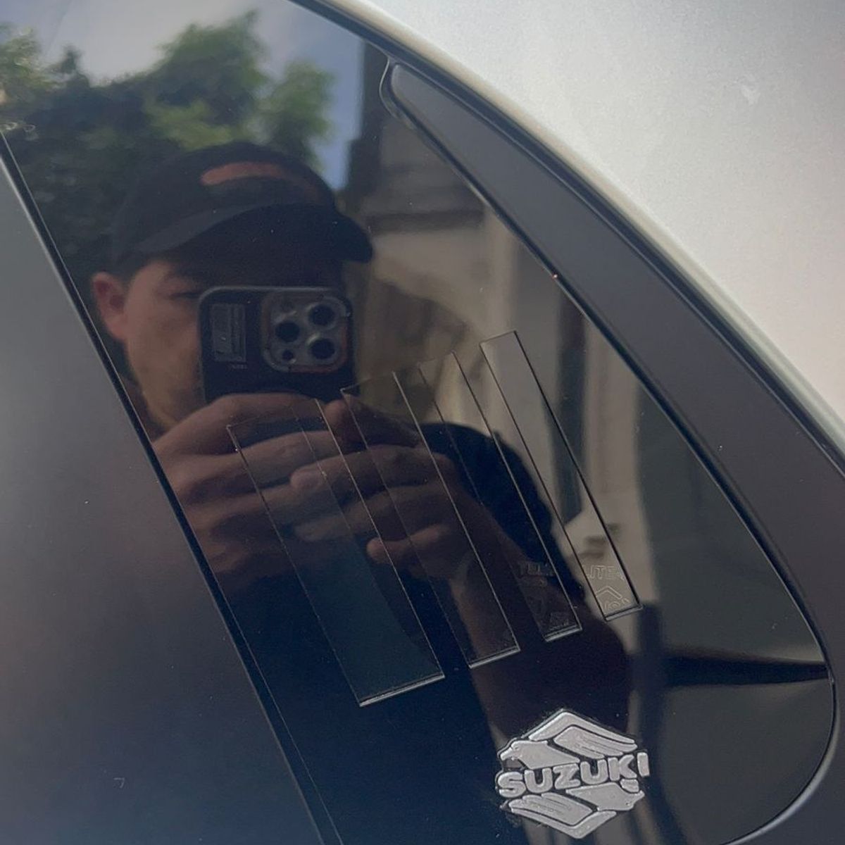 GENERICO - Cubre luneta de Acrílico 2mm plano Negro Brillante a Medida para auto Suzuki baleno 2022 al 2025