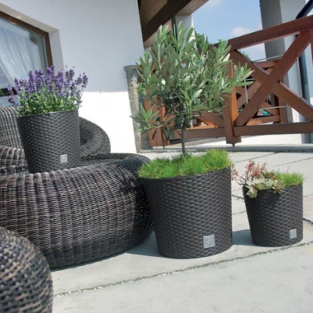 STERN - Macetero redondo Rato 30 cm mocca