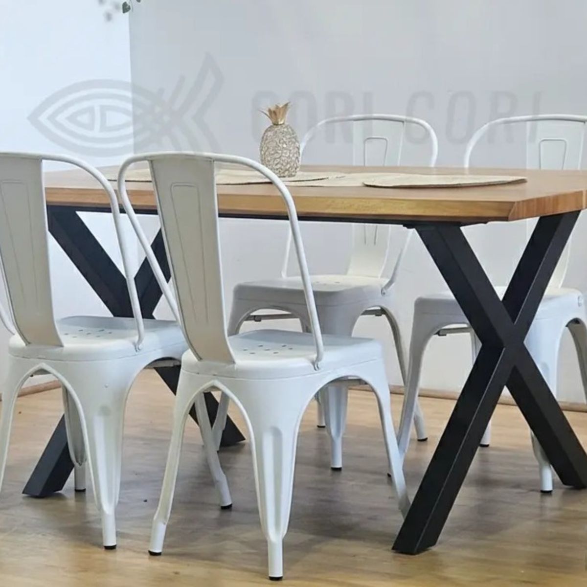 CORI CORI - Juego de Comedor Medlock Rústica Base Metal 160x90 cm + 4 Sillas Tolix Industriales