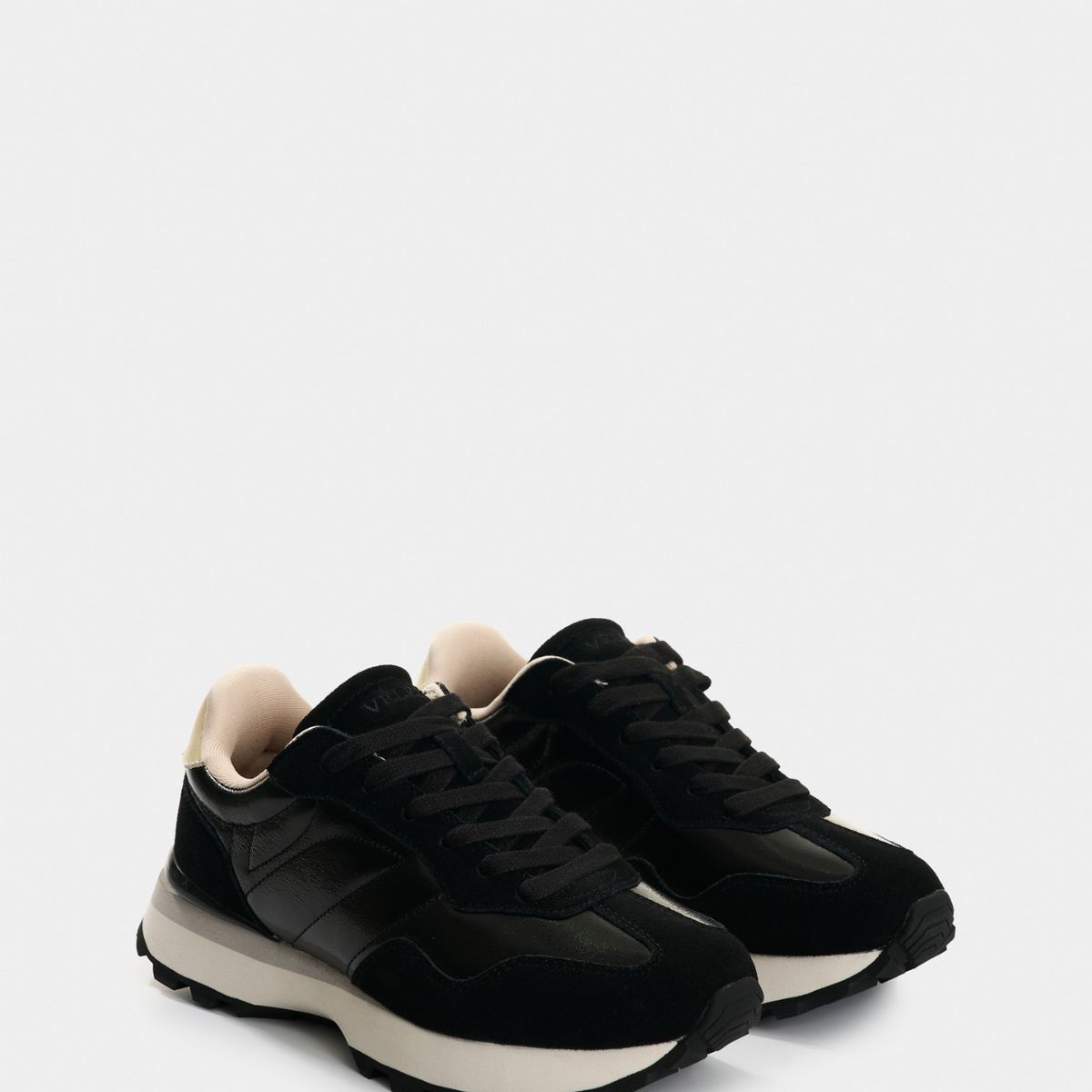 VELEZ - Vélez Zapatilla Tenis Sahara Cuero Mujer Detalle Folia Negro