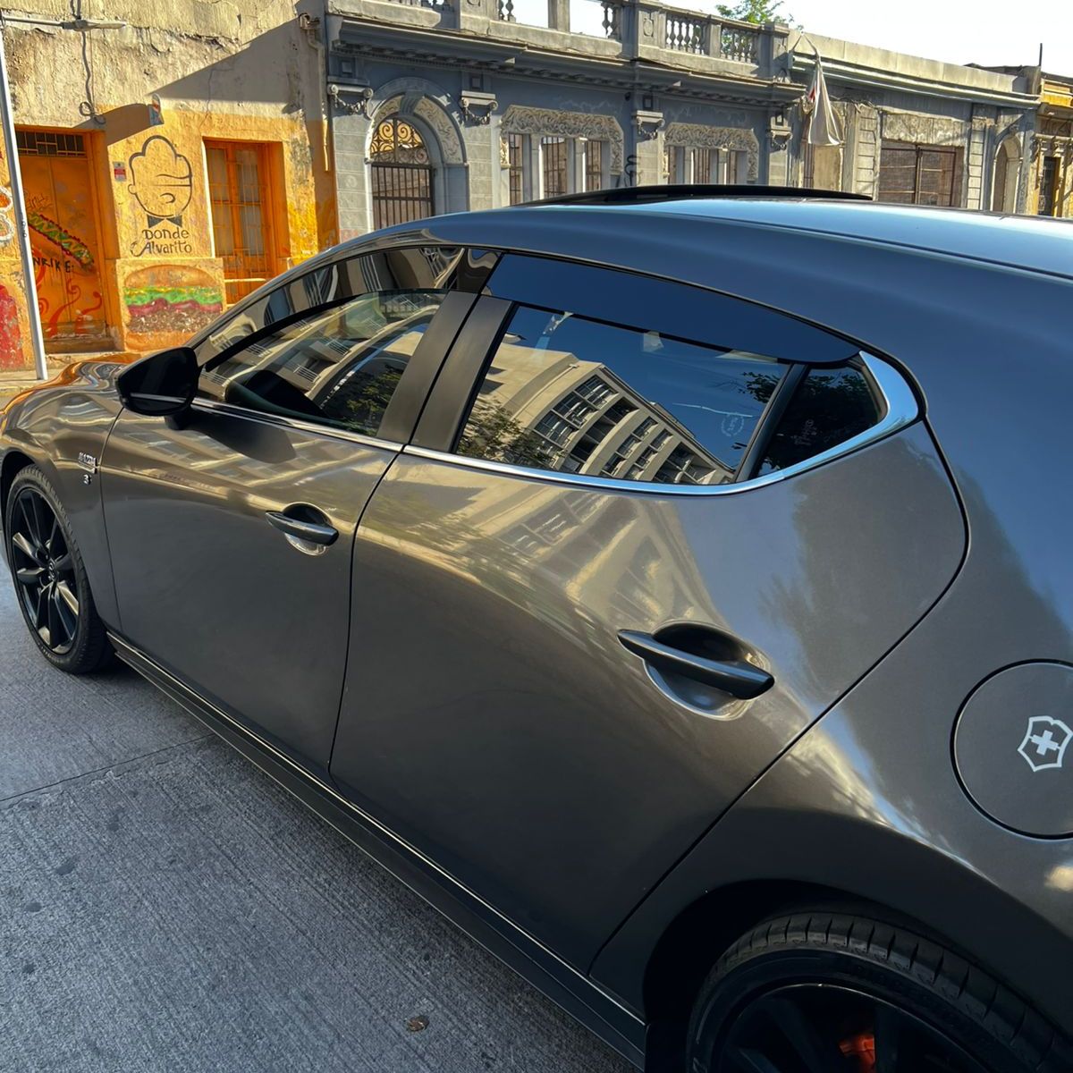 GENERICO - Bota Aguas de Acrílico 2mm plano Negro Brillante a Medida para auto Mazda 3 2021