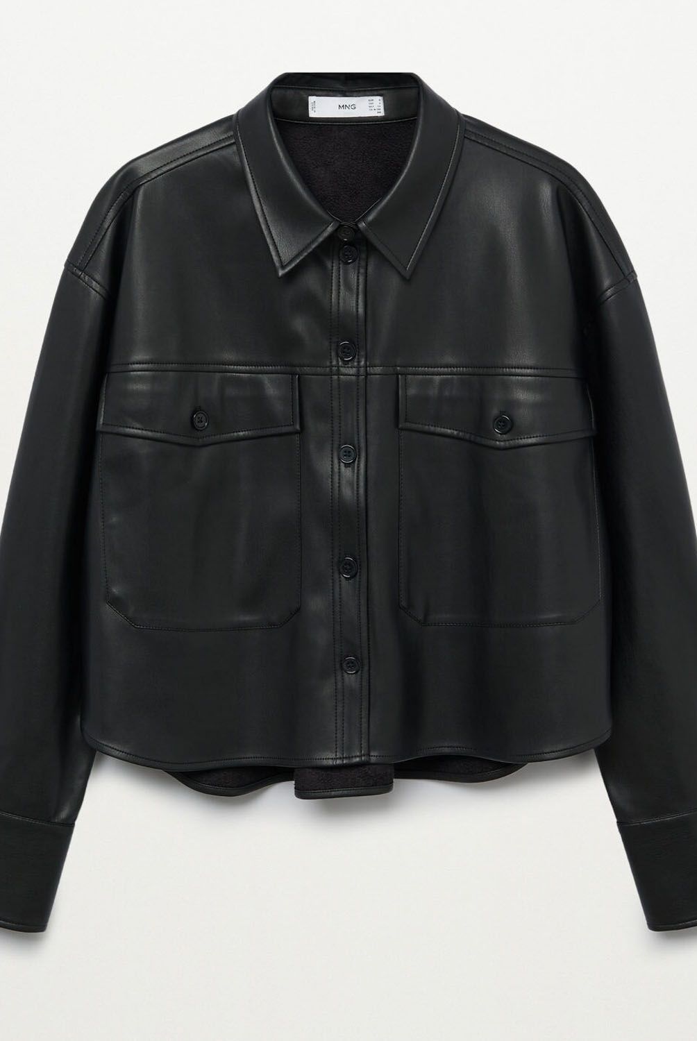 MANGO - Blusa Ecocuero Crop Cargo Mujer