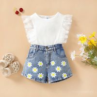 Conjunto 2 Piezas Short Mezclilla Estampado Margaritas + Polera Blanco Con Vuelo CJ130