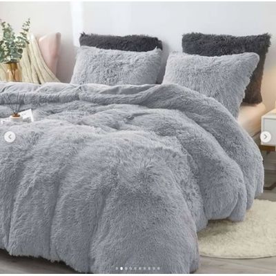 Imagen 2 del producto PLUMON O COBERTOR PELUDO UNICOLOR GRIS DE 1.5 PLAZA 200CM X 230CM