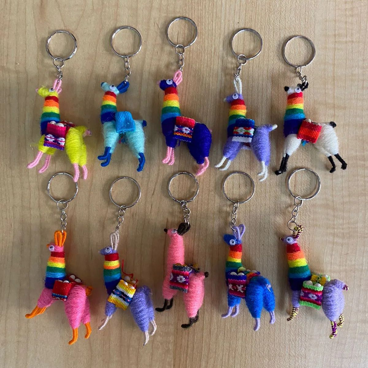 GENERICO - Llaveros De Alpaca Tejida Pack 10 Unidades