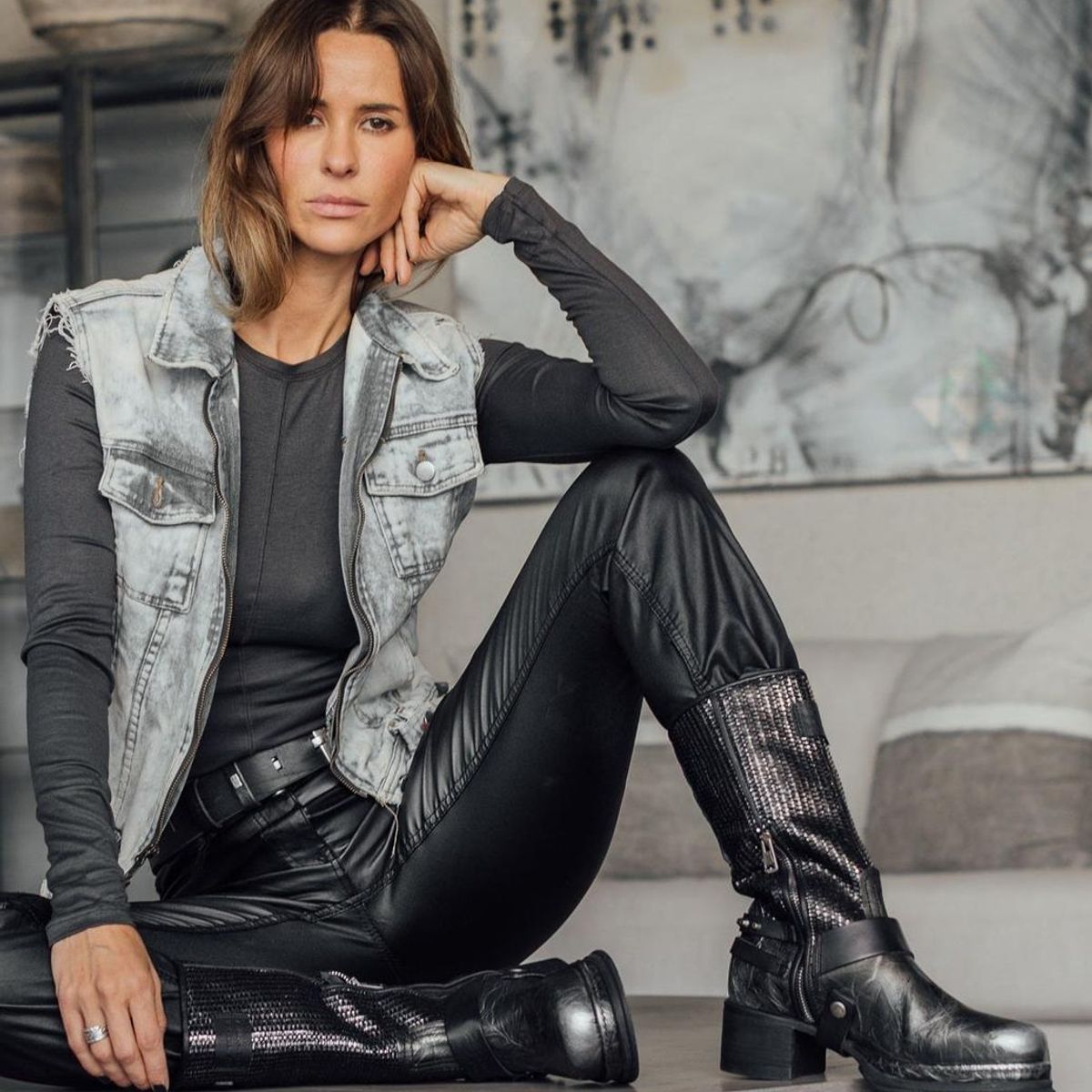 AS 98 - BOTA VAN METAL