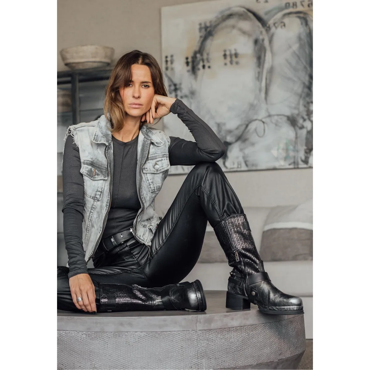 AS 98 - BOTA VAN METAL