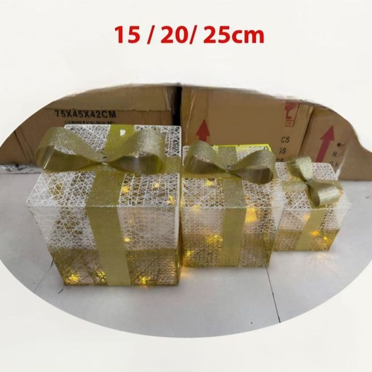 VARIOS - Decoracion navideña - Set de 3 Cajas de navidad con luz LED Dorada