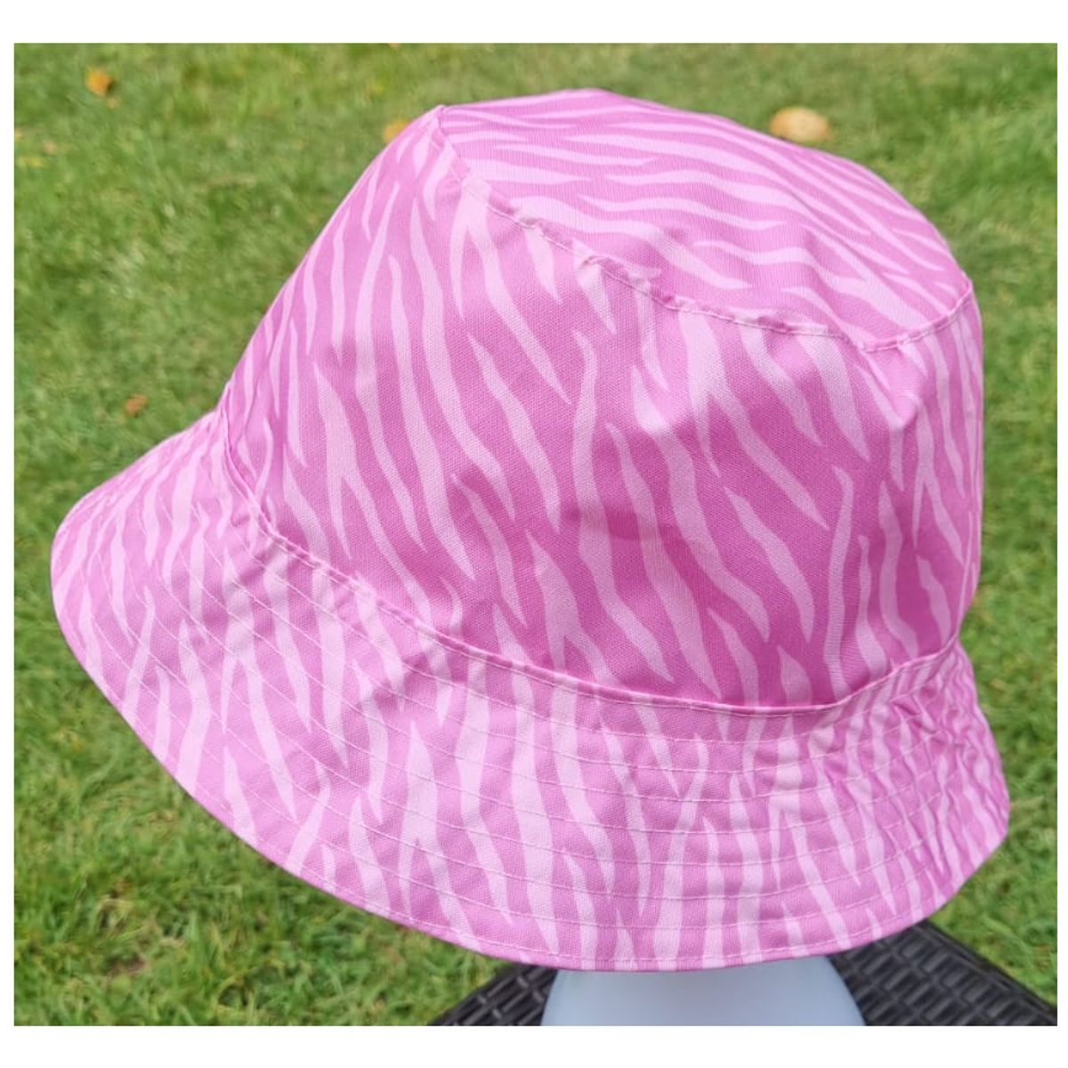 EL ESPACIO DE TOMMY - Gorro infantil Bucket Hat diseño cebra rosa