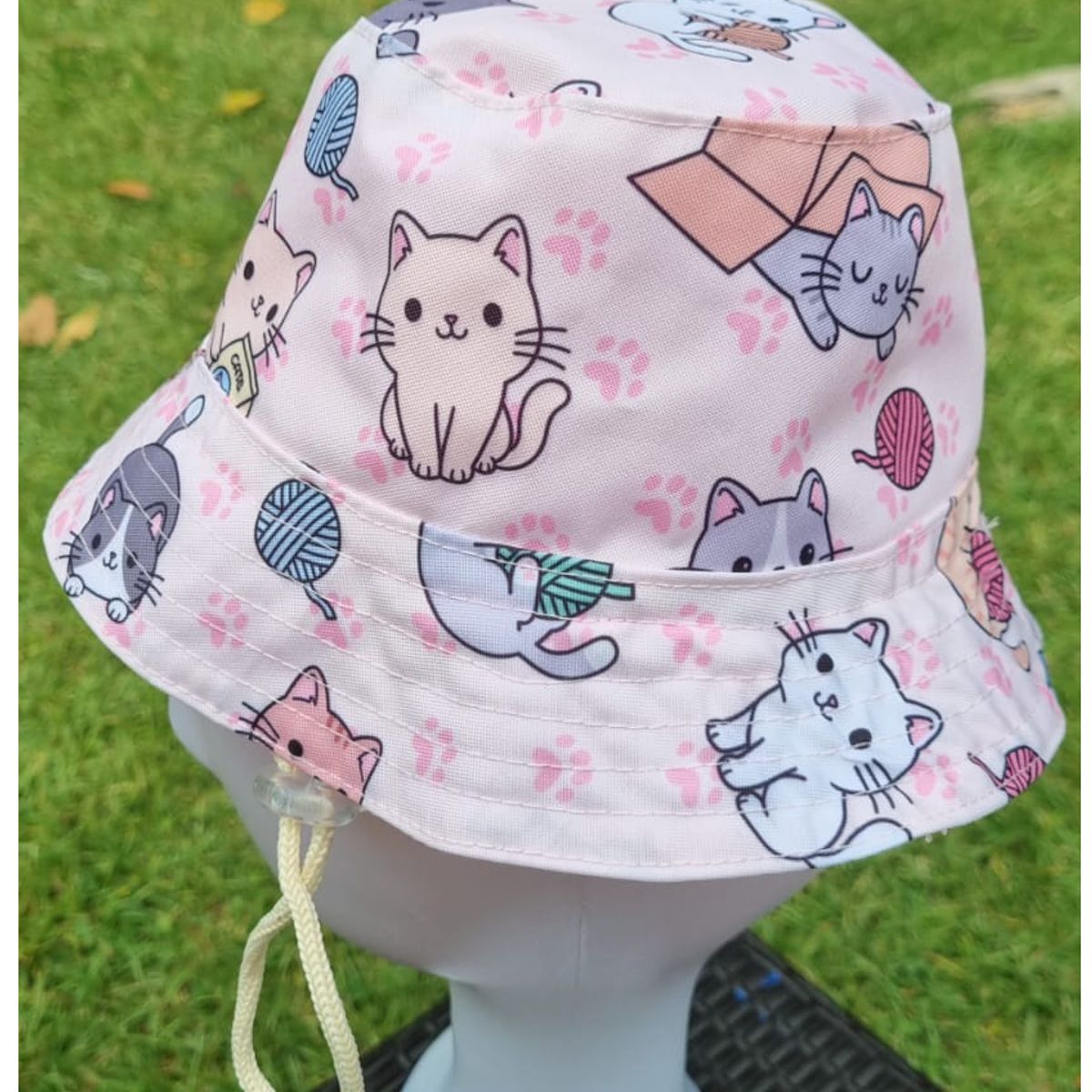 EL ESPACIO DE TOMMY - Gorro infantil Bucket Hat diseño gatitos