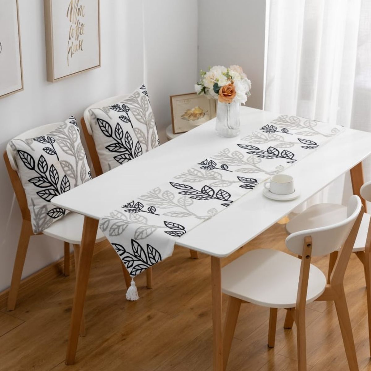 GENERICO - CAMINO DE MESA CON HERMOSOS DISEÑOS BORDADOS