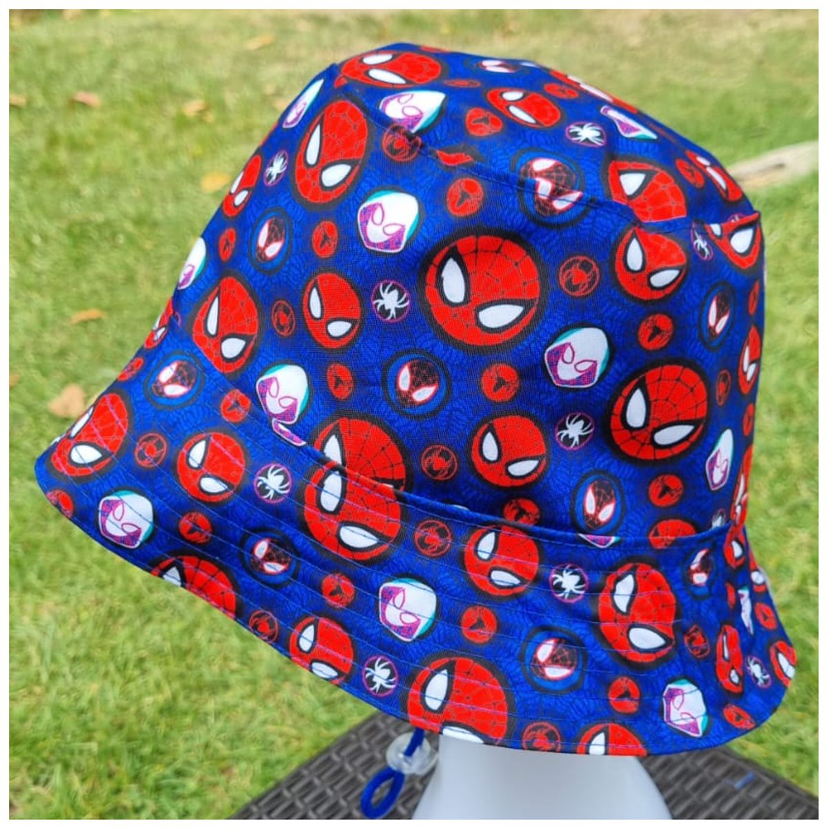 EL ESPACIO DE TOMMY - Gorro infantil Bucket Hat diseño animado azul