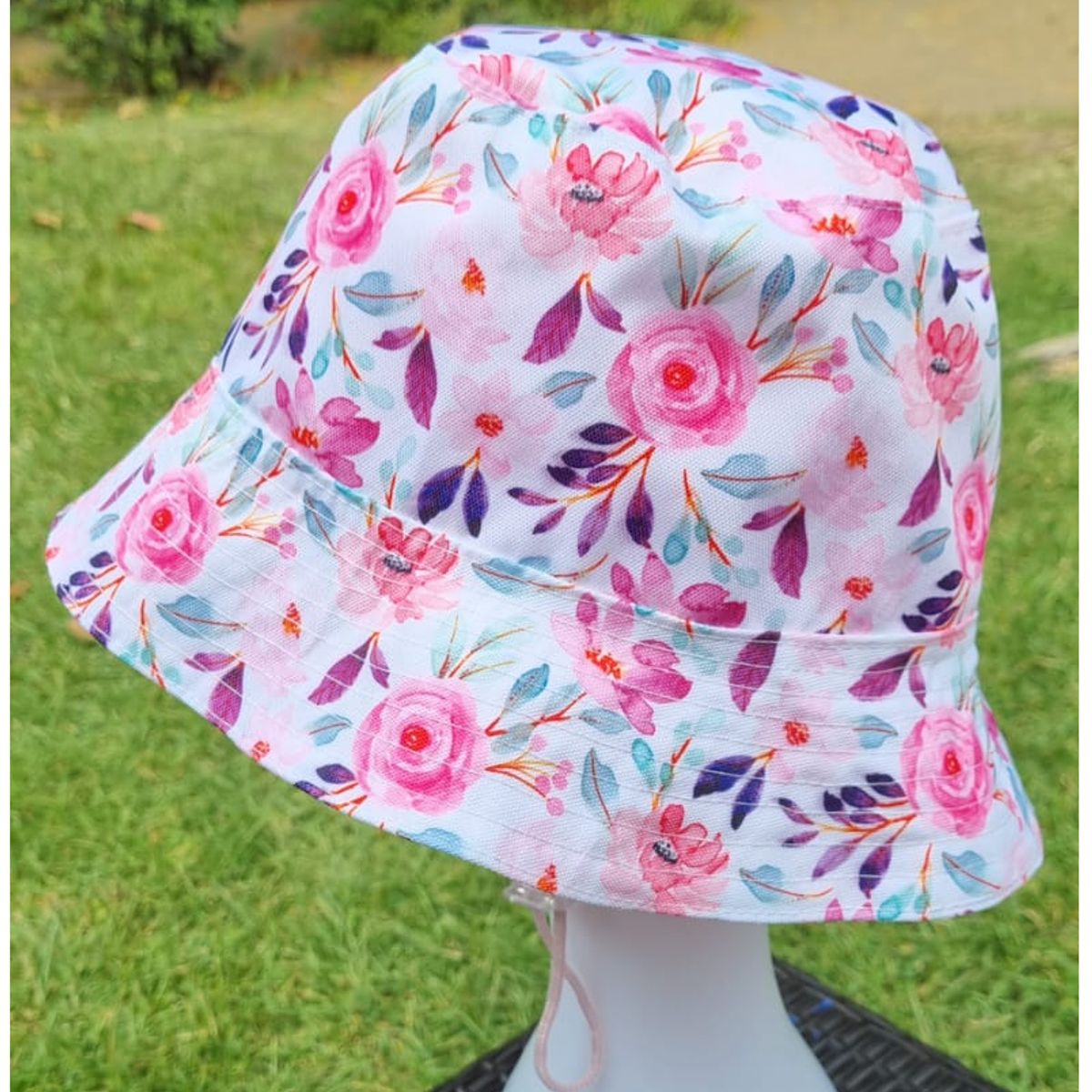 EL ESPACIO DE TOMMY - Gorro infantil Bucket Hat diseño flores rosadas
