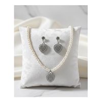 Set Pendientes y Collar Con Perlas Plateado