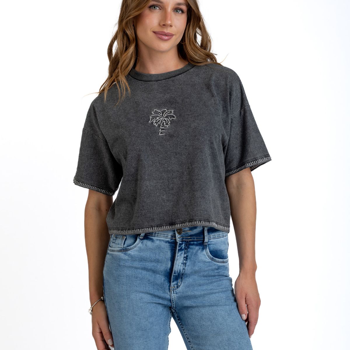 EFESIS - POLERA BIANCHI CROP OVERSIZE C BORDADO GRAFITO EFESIS