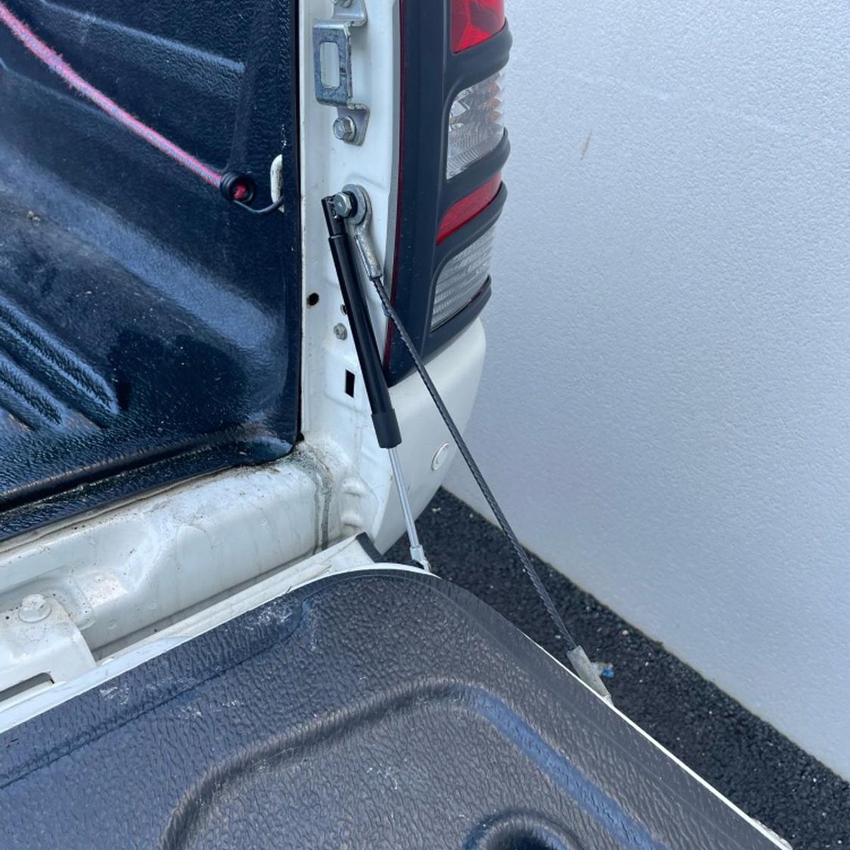 GENERICO - Amortiguador De Portalon Trasero Fiat Fullback 2016 - 2019