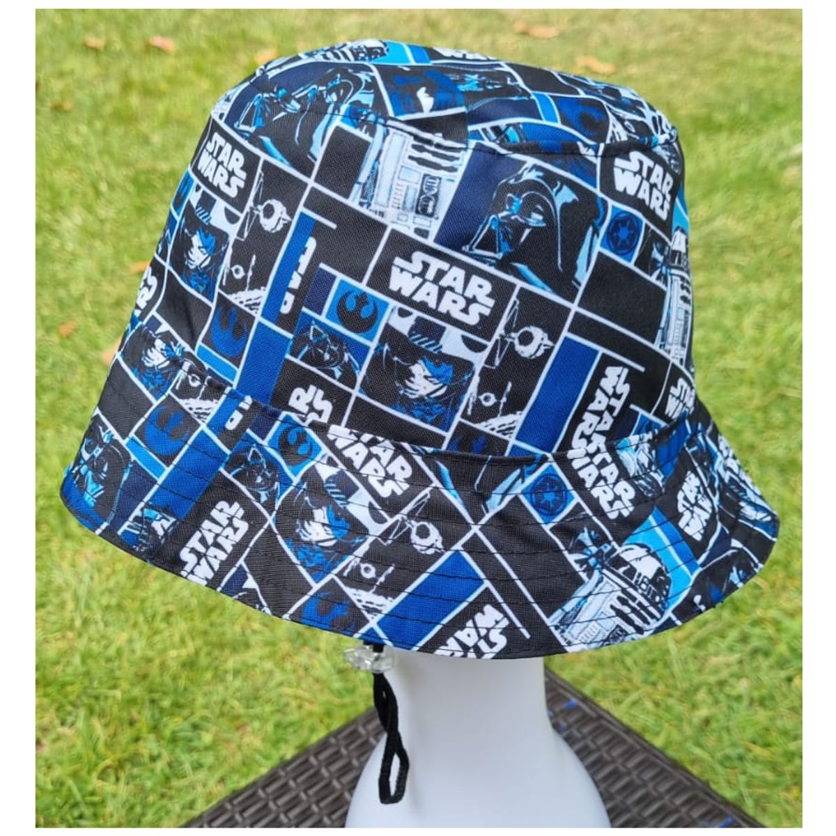 EL ESPACIO DE TOMMY - Gorro infantil Bucket Hat animado negro azul