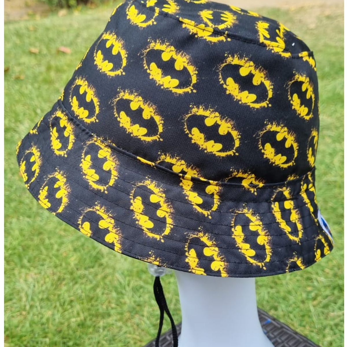 EL ESPACIO DE TOMMY - Gorro infantil Bucket Hat animado negro 2
