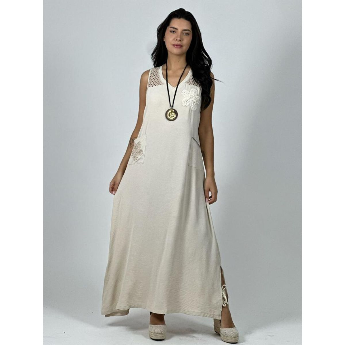 ENIGMATICA BOUTIQUE - Vestido Crepé Hombros Tejidos y Flor