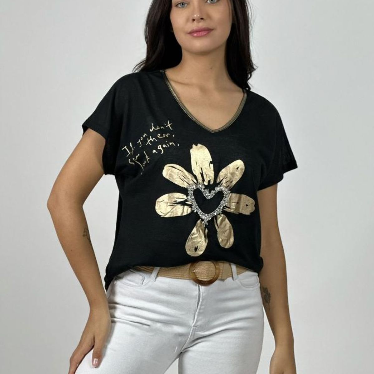 ENIGMATICA BOUTIQUE - Polera Hilo Cuello Corazón Dorado