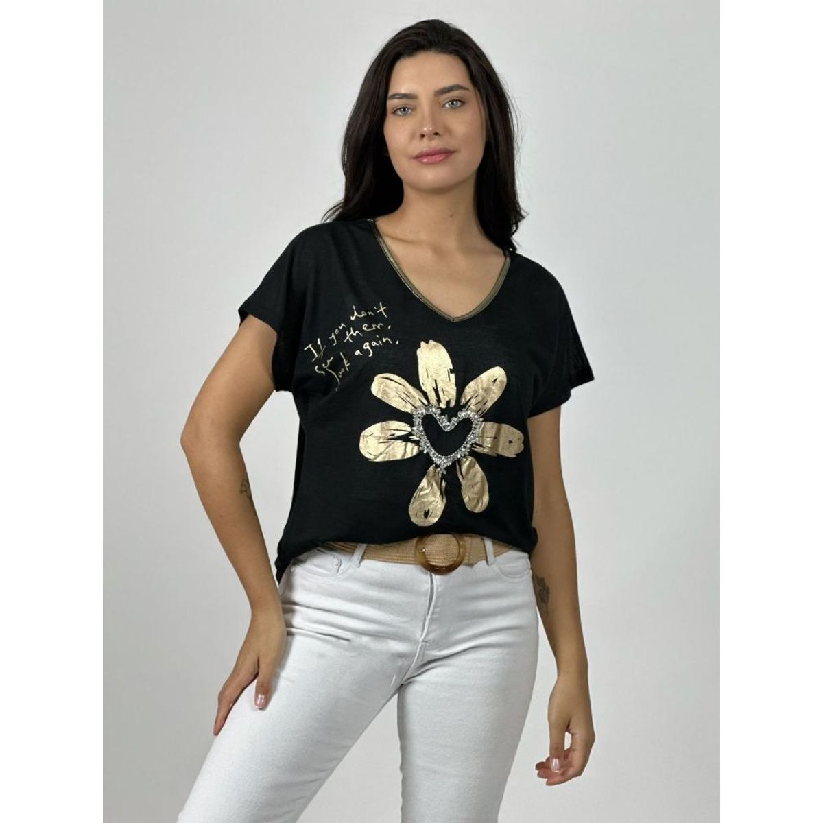 ENIGMATICA BOUTIQUE - Polera Hilo Cuello Corazón Dorado